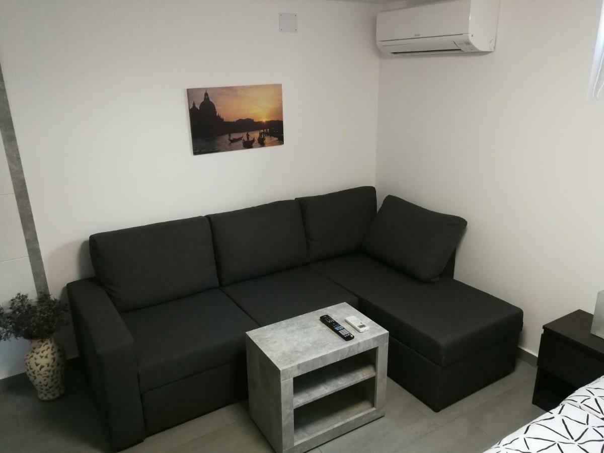 Skyblue Apartment โทลมิน ภายนอก รูปภาพ
