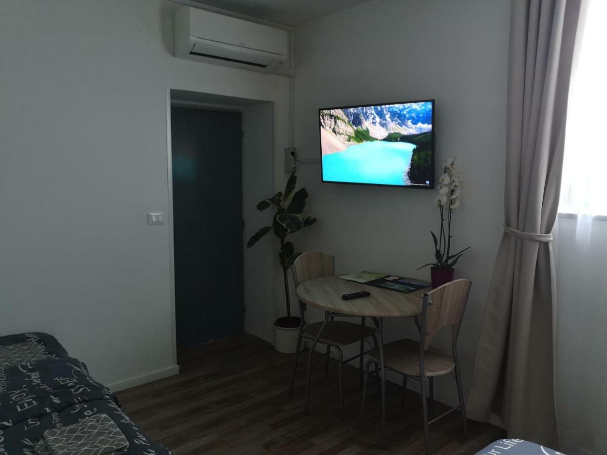 Skyblue Apartment โทลมิน ภายนอก รูปภาพ